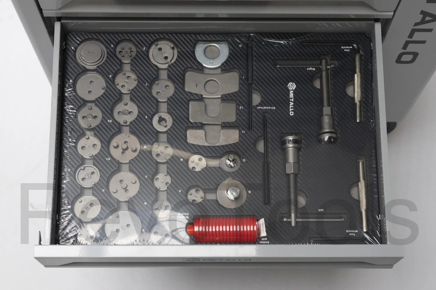 1 Metallo Gereedschapswagen | Doppen 1/4 3/8 1/2 , steeksleutels , Moment sleutel , Remzuig terugstel inlay| 8 Lades gevuld Revotools